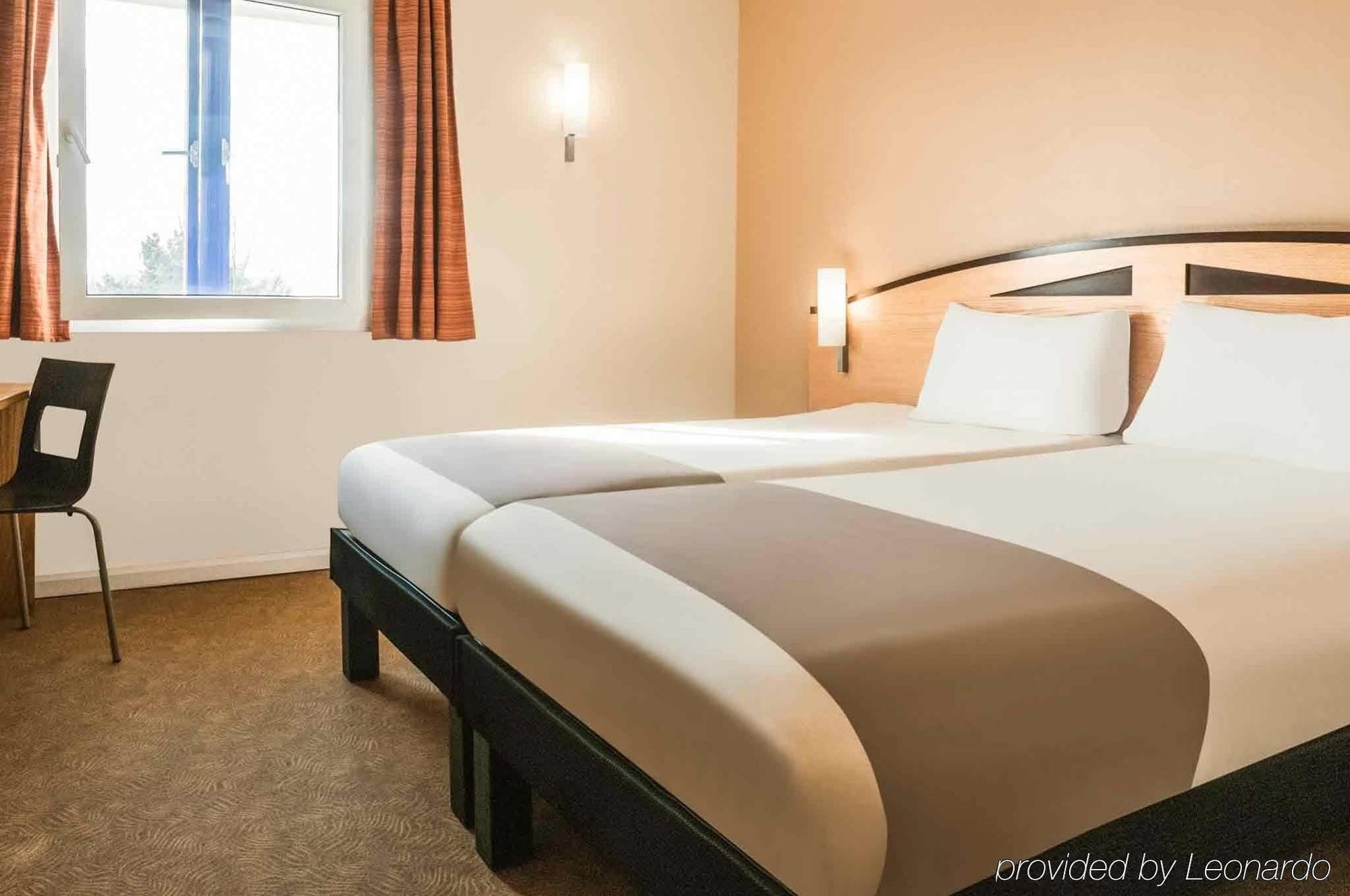 Отель Ibis Lincoln North Hykeham Экстерьер фото