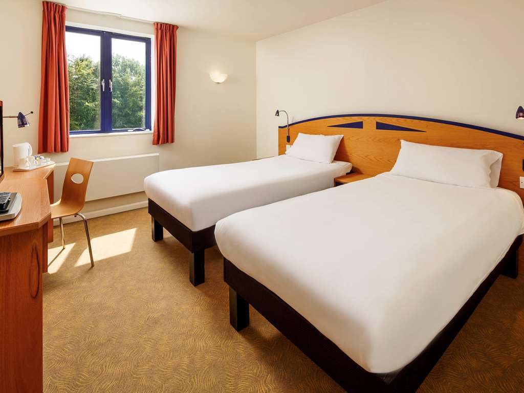 Отель Ibis Lincoln North Hykeham Номер фото