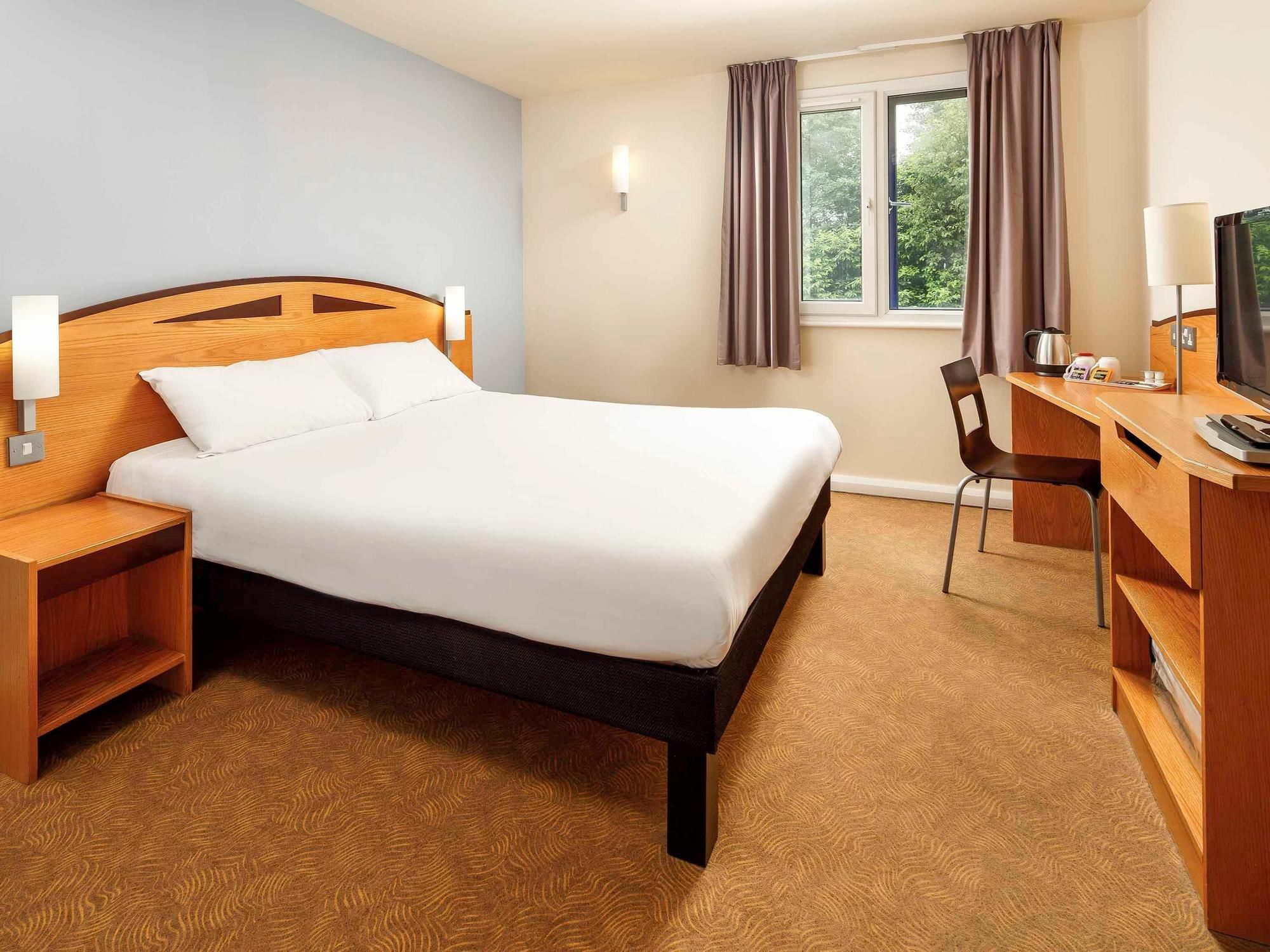 Отель Ibis Lincoln North Hykeham Экстерьер фото